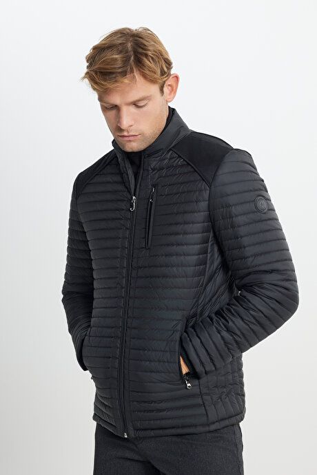 Standard Fit Regular Fit Quilted Pattern Stand Collar Zippered Side Pocket Inflatable Black Coat 4A0825100001SYH