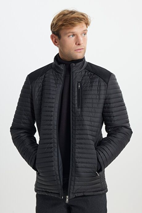 Standard Fit Regular Fit Quilted Pattern Stand Collar Zippered Side Pocket Inflatable Black Coat 4A0825100001SYH