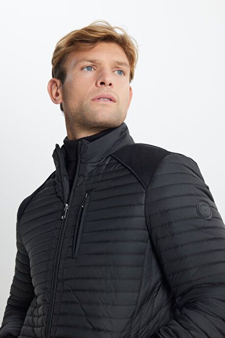 Standard Fit Regular Fit Quilted Pattern Stand Collar Zippered Side Pocket Inflatable Black Coat 4A0825100001SYH