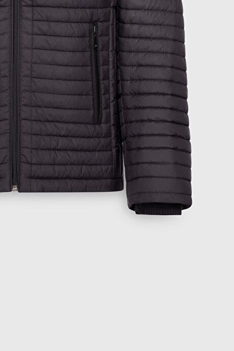 Standard Fit Regular Fit Quilted Pattern Stand Collar Zippered Side Pocket Inflatable Black Coat 4A0825100001SYH