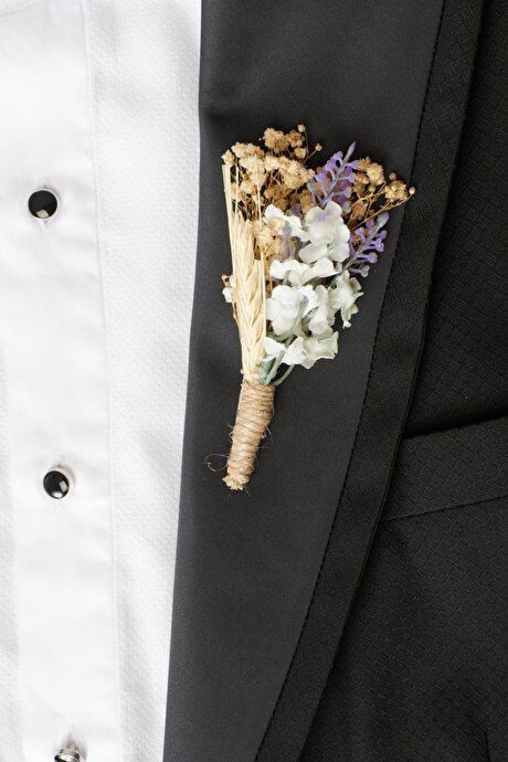 Classic White-Beige Boutonniere 4A412222200007BJZ