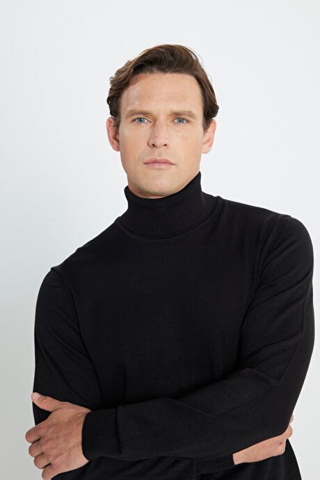 Standard Fit Full Turtleneck Black Pullover with Anti Pilling Feature 4A4923100004SYH