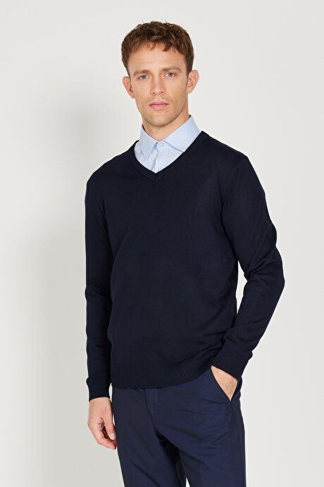 Standard Fit Regular Fit V-Neck Navy Blue Sweater 4A4924100002LAC