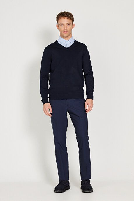 Standard Fit Regular Fit V-Neck Navy Blue Sweater 4A4924100002LAC