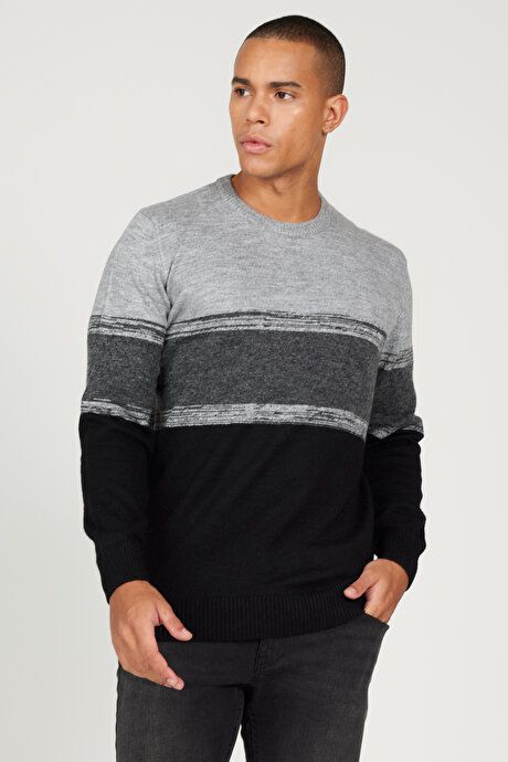 Standard Fit Regular Fit Crew-Neck Gray-Black Pullover 4C4924100022GSY