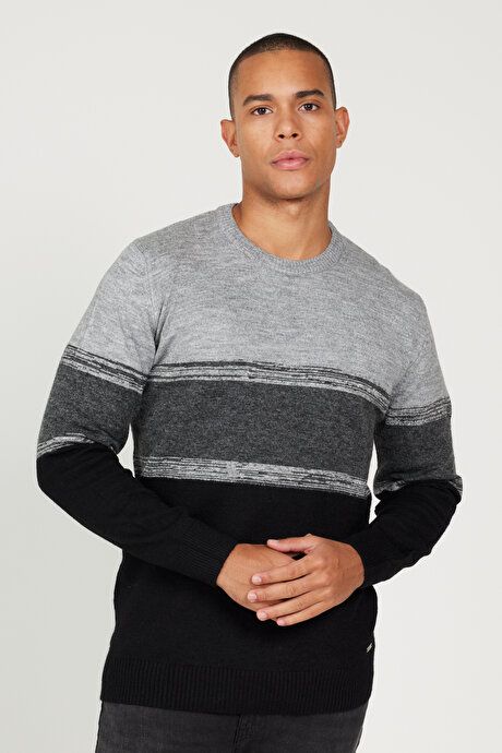 Standard Fit Regular Fit Crew-Neck Gray-Black Pullover 4C4924100022GSY