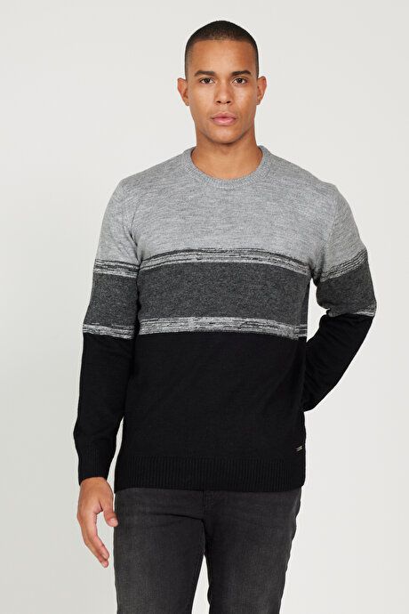 Standard Fit Regular Fit Crew-Neck Gray-Black Pullover 4C4924100022GSY