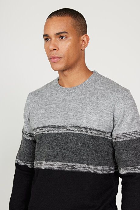 Standard Fit Regular Fit Crew-Neck Gray-Black Pullover 4C4924100022GSY