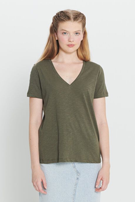 100% Cotton Standard Fit Regular Fit V-Neck Basic Khaki T-Shirt CCK480000004HAK