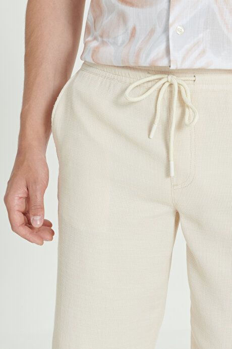 Comfort Fit Relaxed Fit Honeycomb Patterned Side Pocket Cotton Beige Shorts ET0224200003BEJ