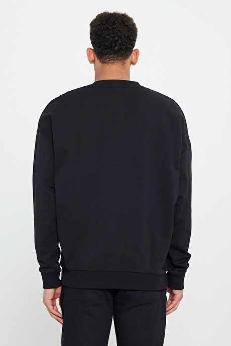 Oversized Loose Fit 3 Yarn Crew Neck Cotton Black Sweatshirt ET5200000002SYH