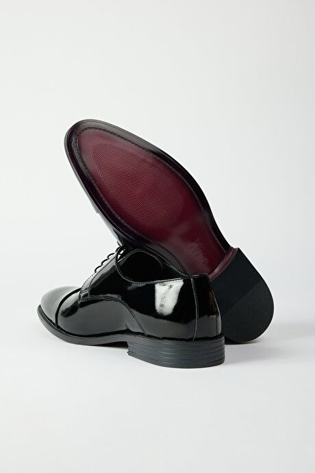 100% Leather Classic Patent Black Shoes 4A2223200001SYH