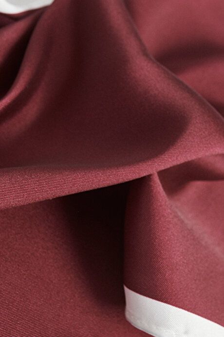 Patternless Burgundy Handkerchief 4A2923100001BRD