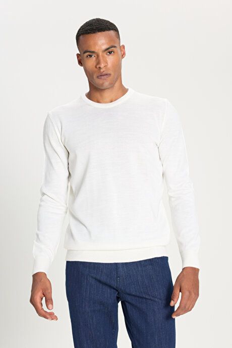 Standard Fit Regular Fit Crew Neck Ecru Sweater 4A4924100072EKR