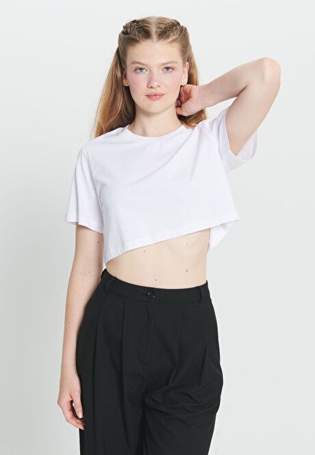 Standard Fit Regular Fit 100% Cotton Crew Neck Crop White T-Shirt CCK480000001BYZ